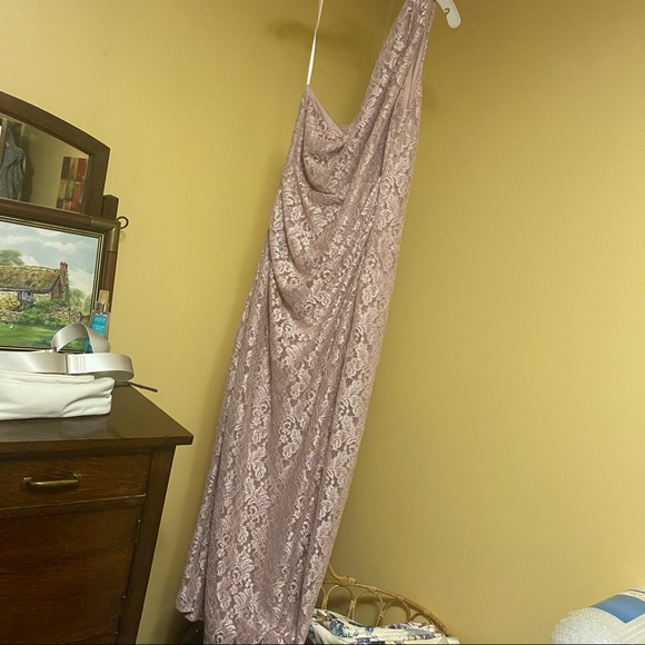 Sparkly Light Pink Lace Formal dress - Picture 5 of 10